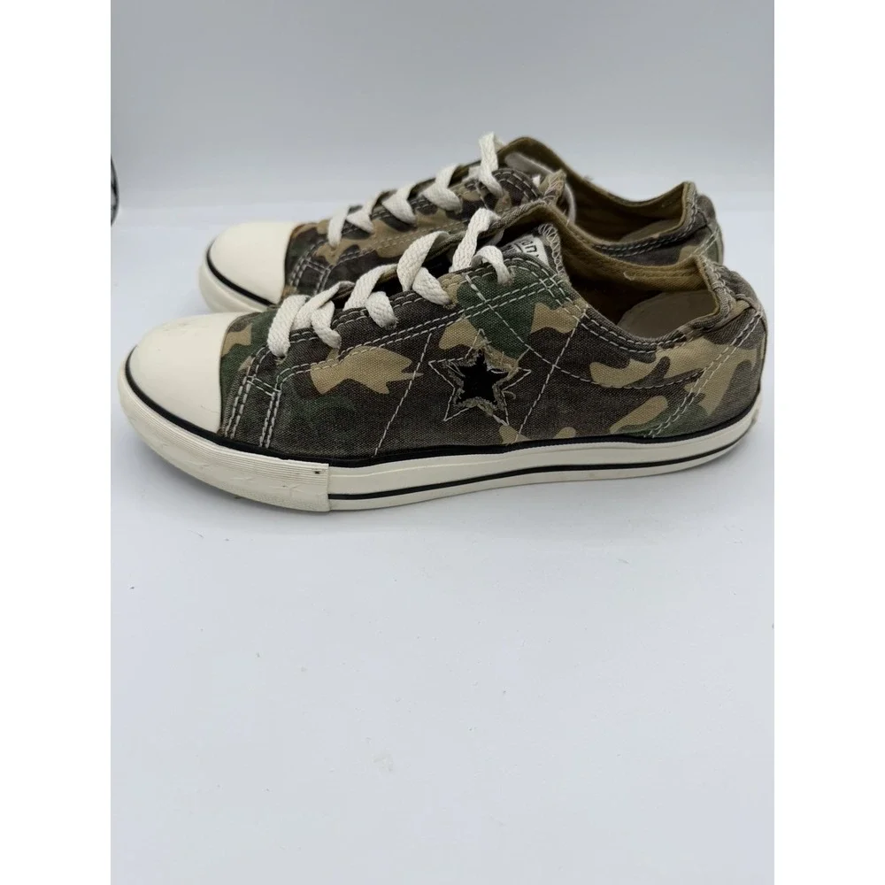 Converse All Star Chuck Taylor Low Top Camouflage Sneakers Youth Size 4